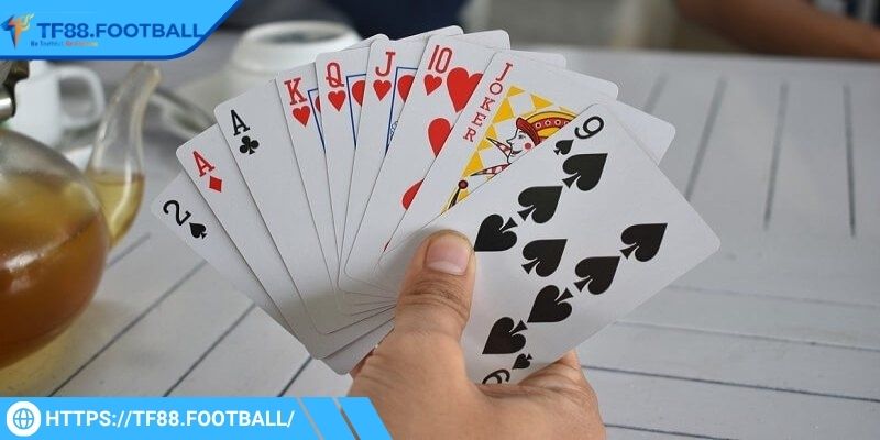 Người không tạo được nhóm hợp lệ nào bị tính "móm"